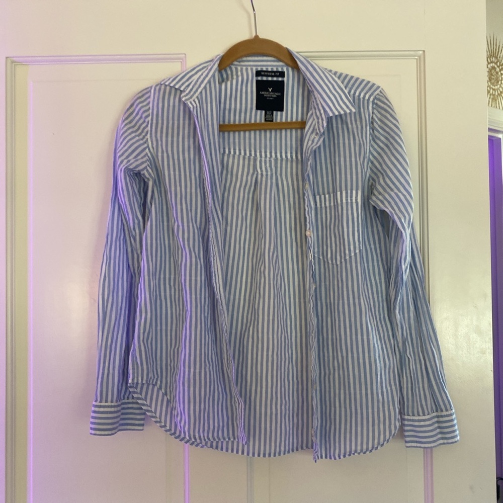 American Eagle button down